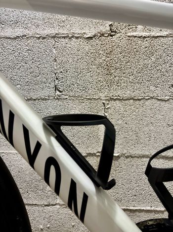 Used Canyon Ultimate CF SLX 8 AXS 2025 2025 Road & Gravel, White — image 11 of 18