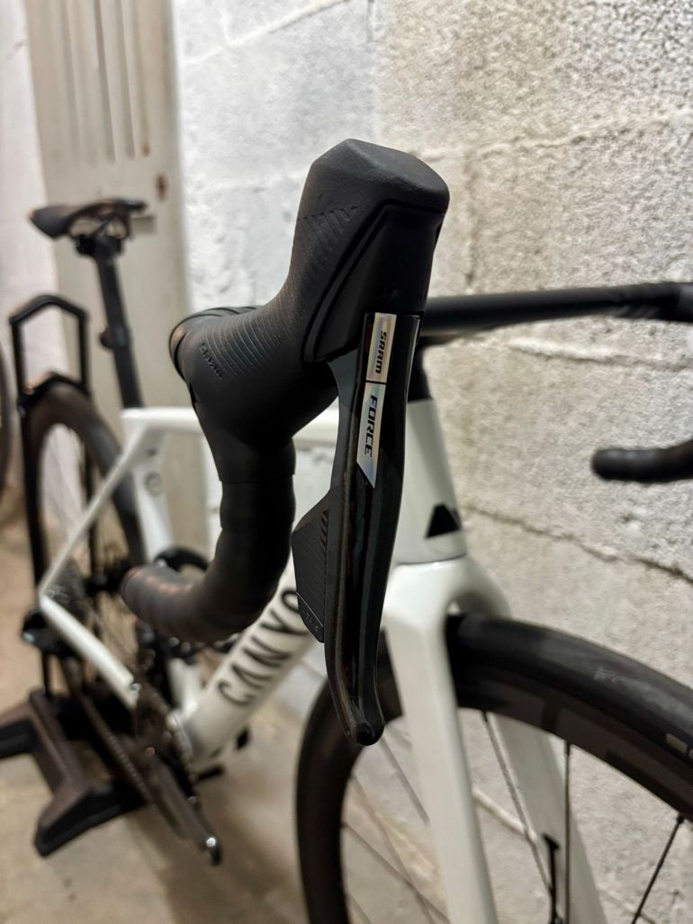 Used Canyon Ultimate CF SLX 8 AXS 2025 2025 Road & Gravel, White — image 8 of 18