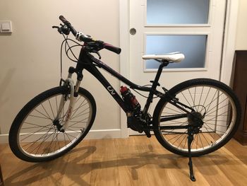 Used Giant Enchant 2 (2015) 2014 2014 Mountainbike, Black, 26 — image 5 of 8