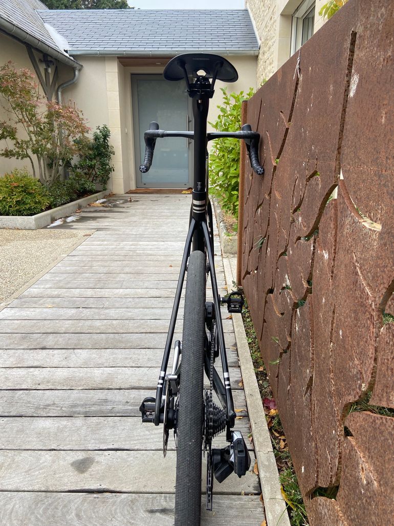 Used Factor O2 VAM 2023 Road & Gravel, Black — image 5 of 8