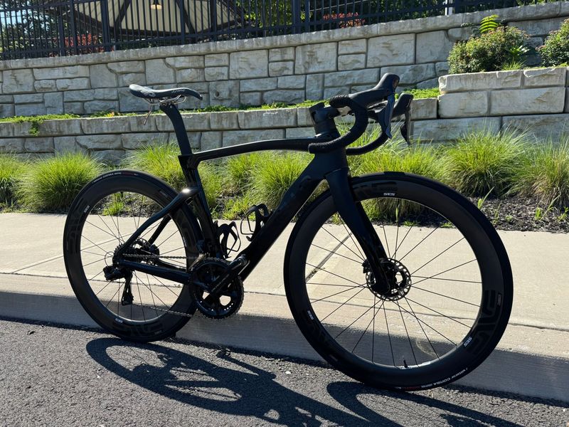 Used Pinarello Dogma F Disc 2023 - Dura Ace Di2 9200 (size 51.5cm) 2022 Road & Gravel