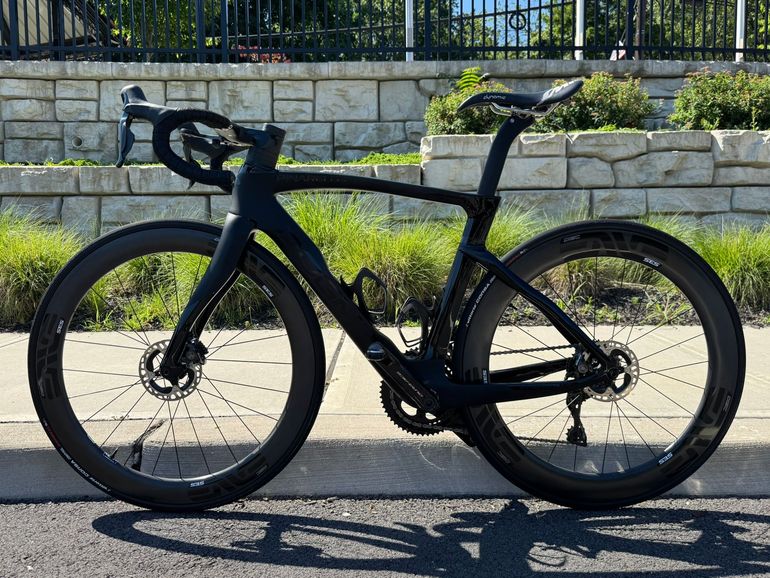 Used Pinarello Dogma F Disc 2023 - Dura Ace Di2 9200 (size 51.5cm) 2022 Road & Gravel, Black — image 5 of 24