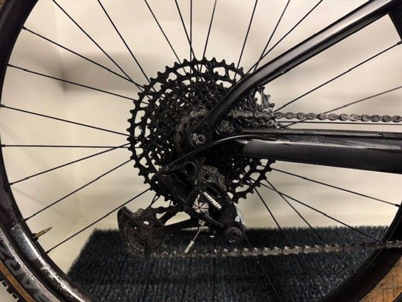 Used BMC Fourstroke 01 THREE 2020 2020 Mountainbike, Black, 29 — image 3 of 5