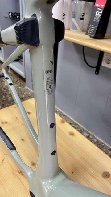 Tweedehands BMC URS ONE 2020 Frameset 2020 Road & Gravel — afbeelding 2 van 7