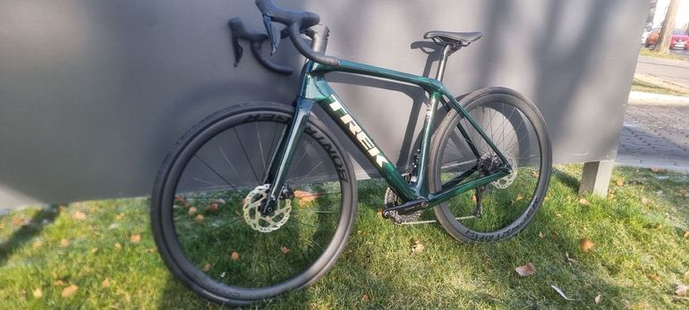 Used Trek Domane SL 6 Gen 4 2025 2025 Road & Gravel, Green — image 2 of 25