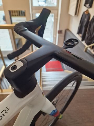 Used Colnago V5rs 2025 Road & Gravel, White — image 7 of 8