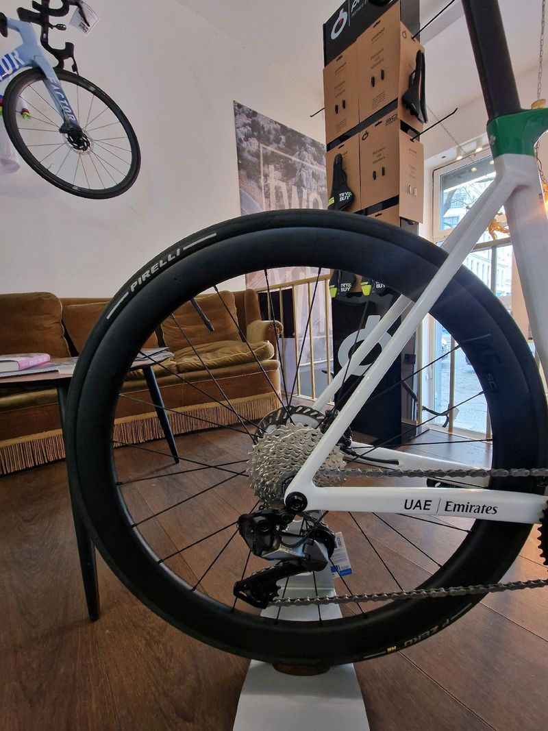 Used Colnago V5rs 2025 Road & Gravel, White — image 4 of 8
