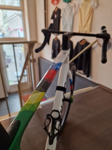 Used Colnago V5rs 2025 Road & Gravel, White — image 8 of 8