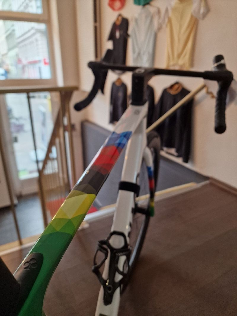 Used Colnago V5rs 2025 Road & Gravel, White — image 8 of 8