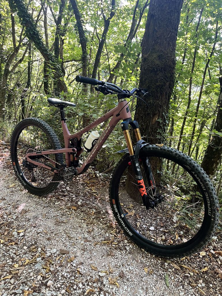Used Propain Tyee 6.1 AL 2025 Mountainbike, Violett, 29 — image 1 of 15