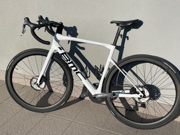Used BMC Roadmachine 01 THREE 2022 2022 Road & Gravel, Bianco — image 1 of 7
