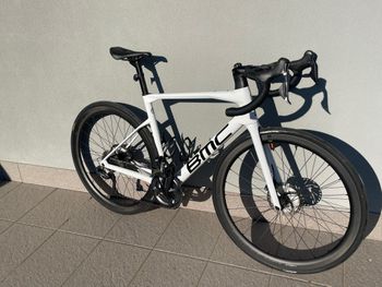 Used BMC Roadmachine 01 THREE 2022 2022 Road & Gravel, Bianco — image 4 of 7