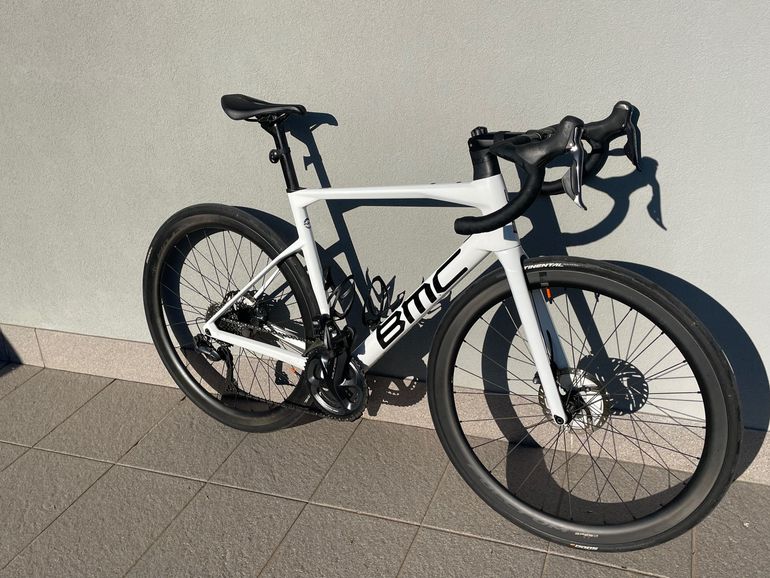 Used BMC Roadmachine 01 THREE 2022 2022 Road & Gravel, Bianco — image 4 of 7
