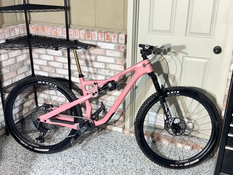 Used Ari Delano Peak  2025 2025 Mountainbike, Black — image 1 of 18