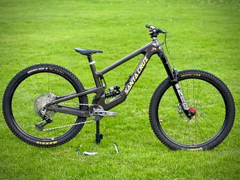 Used Santa Cruz Megatower SRAM GX Eagle AXS 2024 Mountainbike, Black — image 1 of 6