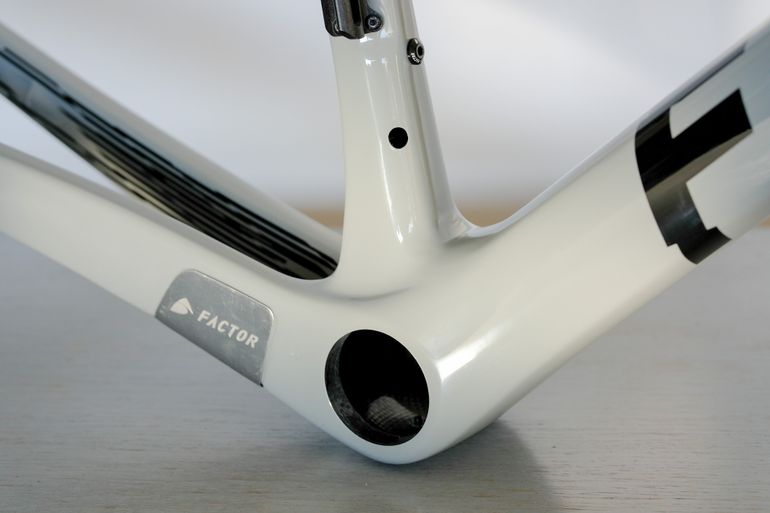 Used Factor O2 2023 Frameset 2023 Road & Gravel, Gris claro — image 7 of 12