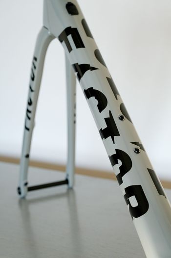 Used Factor O2 2023 Frameset 2023 Road & Gravel, Gris claro — image 11 of 12
