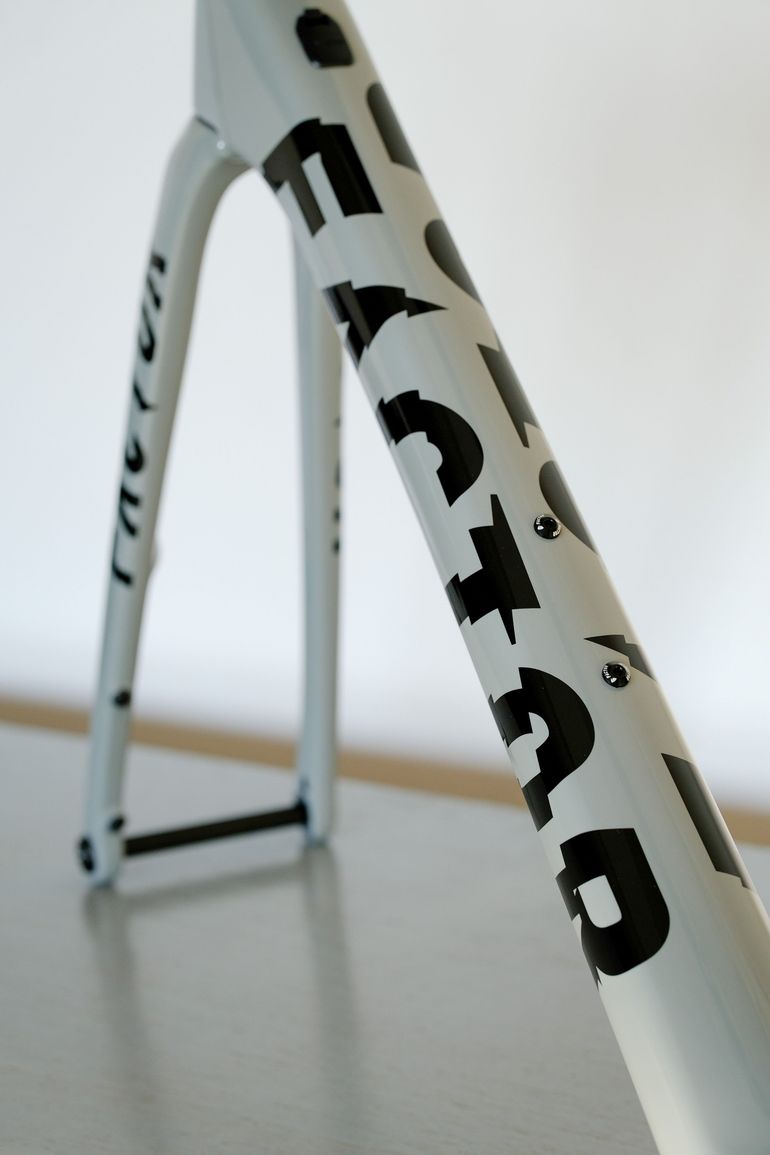 Used Factor O2 2023 Frameset 2023 Road & Gravel, Gris claro — image 11 of 12