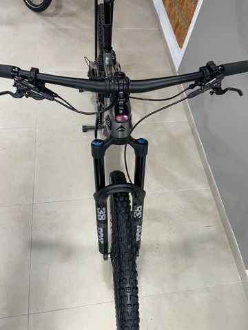 Used Merida E-one Sixty 7000 2025 Mountainbike, Light Gray — image 3 of 4