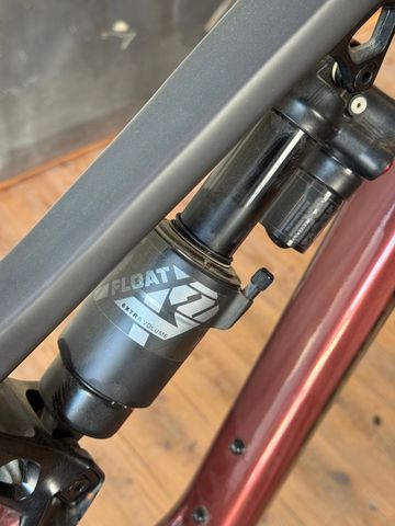 Brugt Rocky Mountain Altitude Carbon 70 2022 2022 Mountainbike — billede 4 af 8