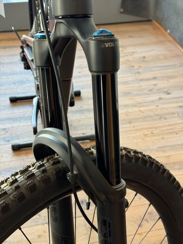 Brugt Rocky Mountain Altitude Carbon 70 2022 2022 Mountainbike — billede 6 af 8
