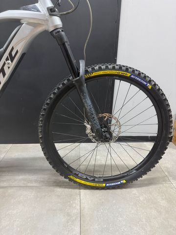 Używany Fantic XTF 1.5 All Track 2024 2024 Mountainbike — zdjęcie 3 z 9