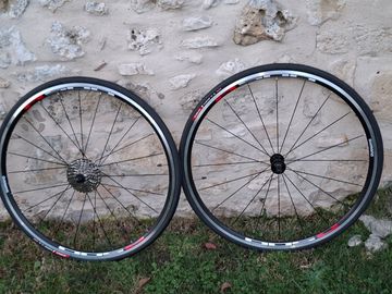 Used Kuota Factor 2025 Road & Gravel, Red — image 7 of 7