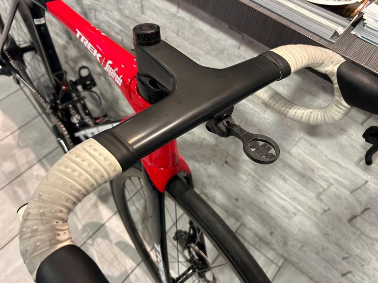 Used Trek Émonda SLR 7 eTap 2022 2022 Road & Gravel — image 3 of 6