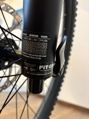 Używany Transition Sentinel Shimano Deore XT 2022 Mountainbike — zdjęcie 5 z 8