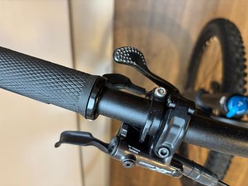 Używany Transition Sentinel Shimano Deore XT 2022 Mountainbike — zdjęcie 4 z 8