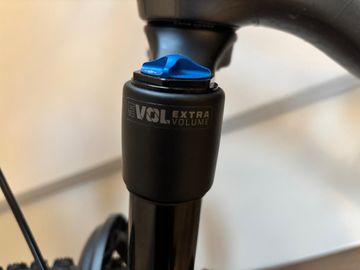 Używany Transition Sentinel Shimano Deore XT 2022 Mountainbike — zdjęcie 2 z 8