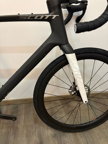 Brugt Scott Addict RC Tuned 2024 Road & Gravel — billede 6 af 8