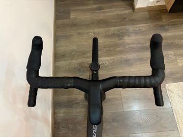 Brugt Scott Addict RC Tuned 2024 Road & Gravel — billede 4 af 8