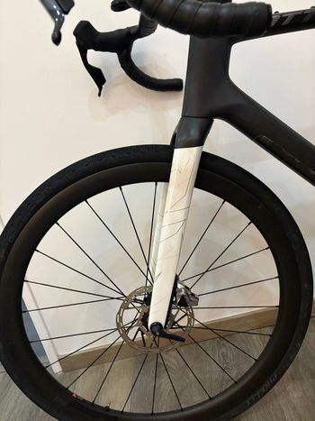 Used Scott Scott Addict RC Tuned 2024 Road & Gravel, Black — image 8 of 8