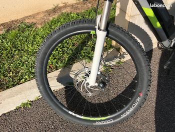 Used DECATHLON Decathlon Rockrider E-ST 500 2022 Mountainbike, Gris claro — image 2 of 7