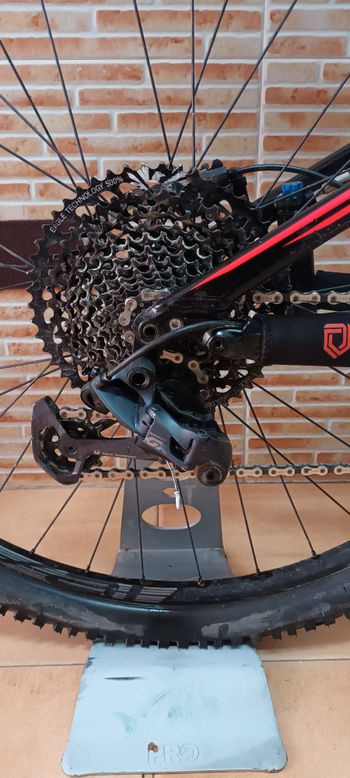 Used Specialized Epic SRAM GX Eagle 2016 Mountainbike, Black — image 4 of 7