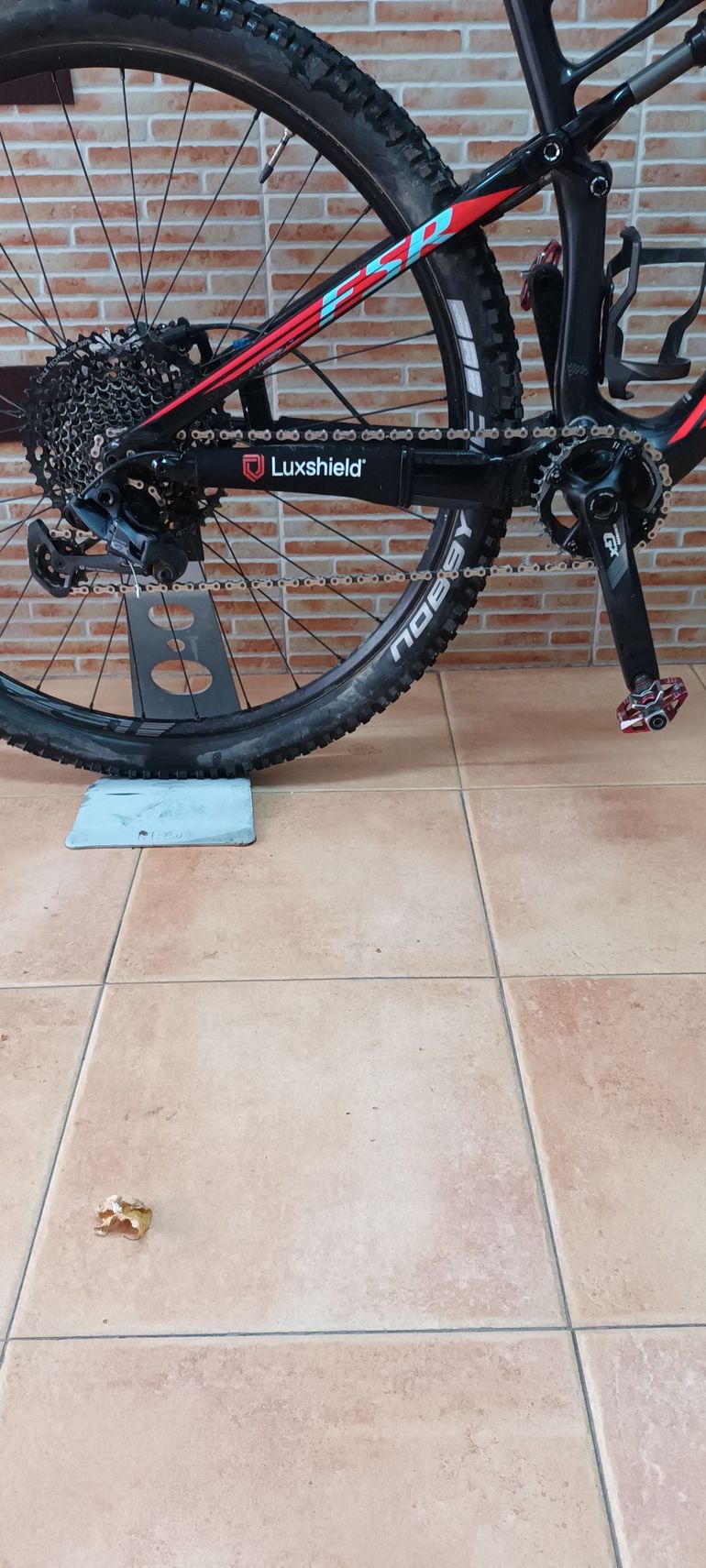 Used Specialized Epic SRAM GX Eagle 2016 Mountainbike, Black — image 5 of 7
