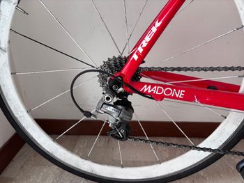 Used Trek Madone Shimano Ultegra 2018 Road & Gravel, Rot — image 3 of 3