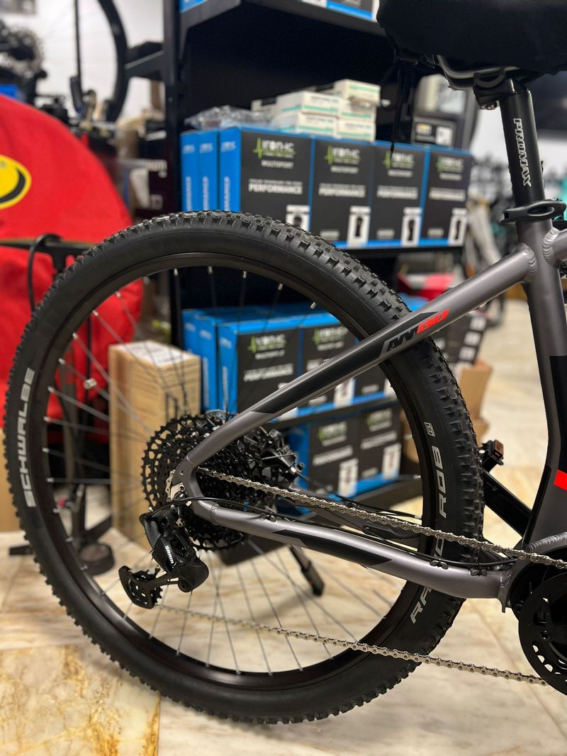 Atala B-CROSS 2025 Mountainbike de segunda mano, Gris claro — imagen 10 de 12