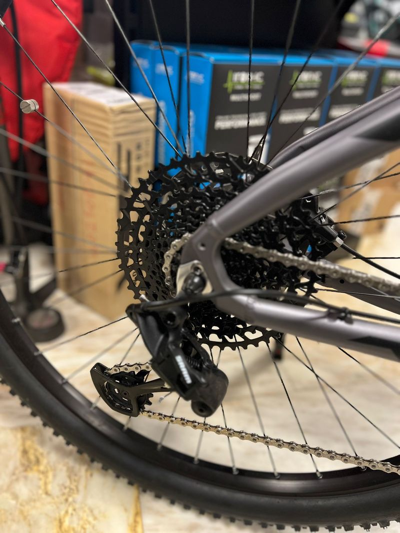 Atala B-CROSS 2025 Mountainbike de segunda mano, Gris claro — imagen 7 de 12
