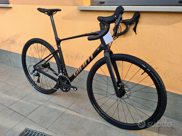 Brugt Giant Revolt Advanced 3 2024 Road & Gravel — billede 2 af 5