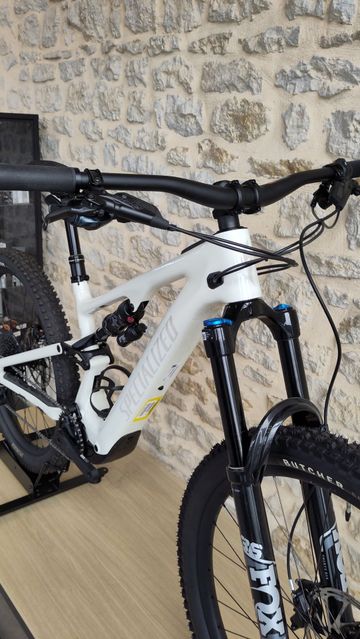 Used Specialized LEVO SL 2 COMP CARBON 2022 Mountainbike, White — image 3 of 4
