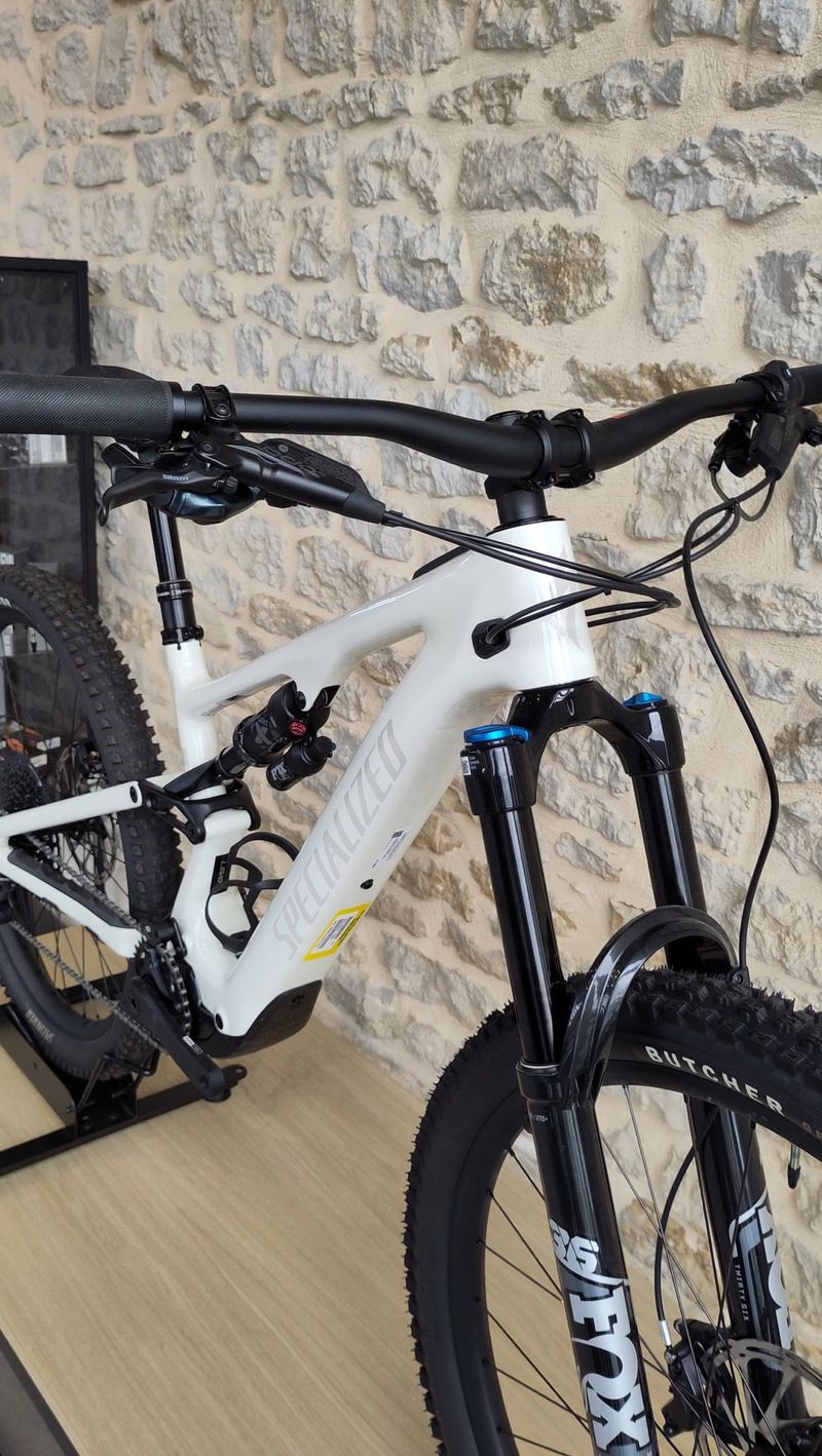 Used Specialized LEVO SL 2 COMP CARBON 2022 Mountainbike, White — image 3 of 4