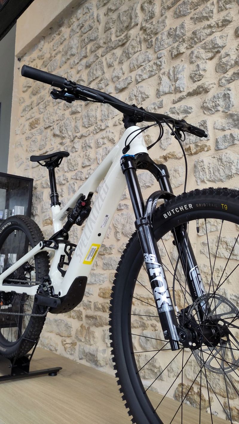Used Specialized LEVO SL 2 COMP CARBON 2022 Mountainbike, White — image 2 of 4