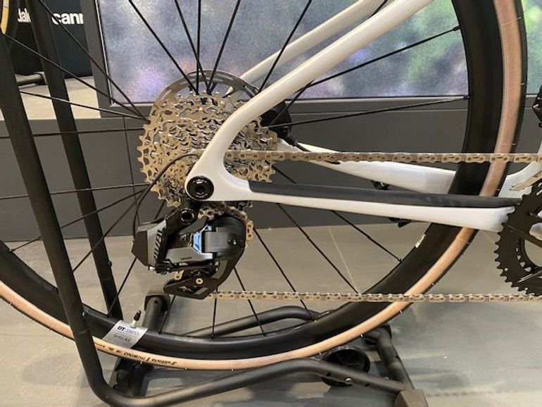 Used Cannondale Synapse Carbon 3 SmartSense STVZO 2026 Road & Gravel — image 10 of 13