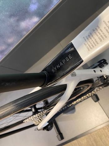 Used Cannondale Synapse Carbon 3 SmartSense STVZO 2026 Road & Gravel — image 12 of 13