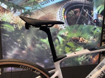 Used Cannondale Synapse Carbon 3 SmartSense STVZO 2026 Road & Gravel — image 11 of 13
