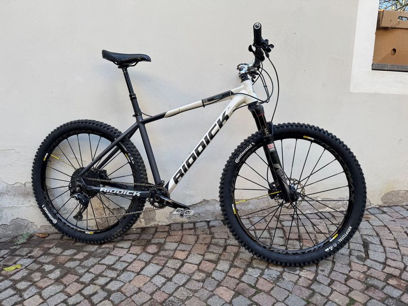 Used RIDDICK RD800 2019 Mountainbike, Light Gray — image 1 of 11