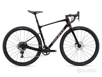 Giant Revolt Advanced 1 2025 Road & Gravel usato