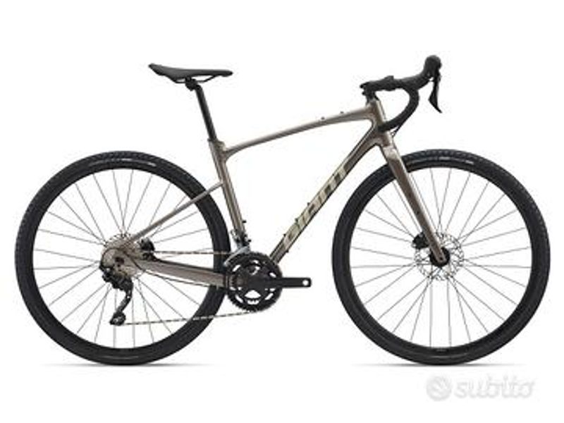 Použité Giant Revolt 1 2025 Road & Gravel